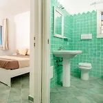 Bilancia I - Sea View - 6 Guests *