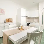 Bilancia I - Sea View - 6 Guests